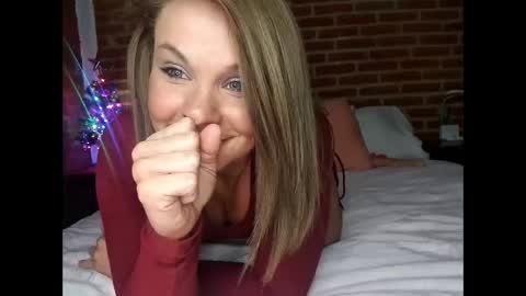 Snapshot of becky2994 chatting on 12-26-24, 03:06 BECKY BOO online show from 12-26-24, 03:06
