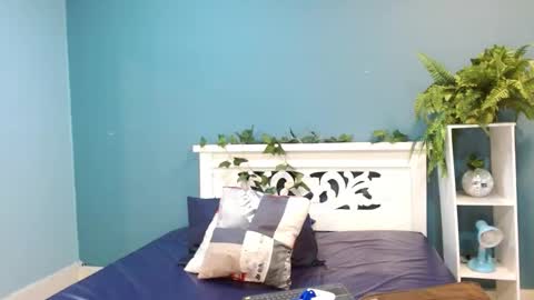 Becky online show from 02-26-26, 05:34