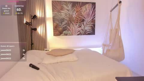 Snapshot of becky_vega chatting on 05-11-26, 02:45 Victoria online show from 05-11-26, 02:45