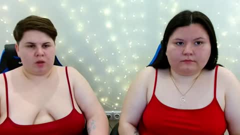 Snapshot of beckyandellen chatting on 06-08-26, 08:48 BeckyAndEllen online show from 06-08-26, 08:48