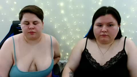 Snapshot of beckyandellen chatting on 06-15-26, 08:22 BeckyAndEllen online show from 06-15-26, 08:22