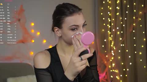 Melissa online show from 11-23-25, 01:11