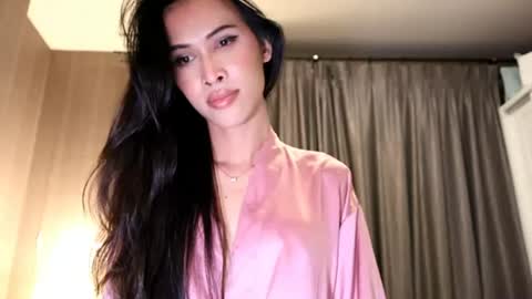 Snapshot of bee_thai chatting on 07-15-26, 03:50 bee_thai online show from 07-15-26, 03:50