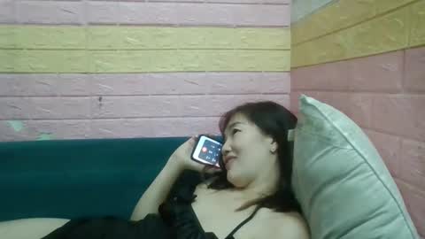 Snapshot of beebaby_xx chatting on 10-13-25, 01:33 beebaby_xx online show from 10-13-25, 01:33