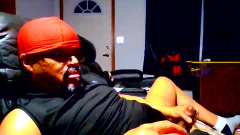 Snapshot of beef69dog chatting on 06-07-26, 04:38 BEEF69DOG online show from 06-07-26, 04:38