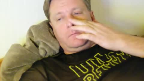 Snapshot of beefeater_7 chatting on 11-25-25, 10:43 beefeater_7 online show from 11-25-25, 10:43