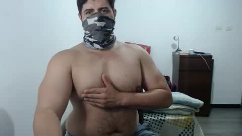 Snapshot of beefypecs_10 chatting on 05-28-26, 03:37 Criss2fer online show from 05-28-26, 03:37
