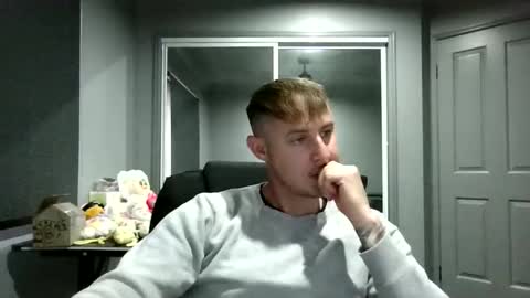 Snapshot of beelzebubxo chatting on 10-14-25, 02:23 beelzebubxo online show from 10-14-25, 02:23