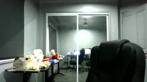 Snapshot of beelzebubxo chatting on 10-22-25, 11:15 beelzebubxo online show from 10-22-25, 11:15