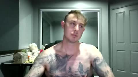 Snapshot of beelzebubxo chatting on 11-14-25, 11:09 beelzebubxo online show from 11-14-25, 11:09