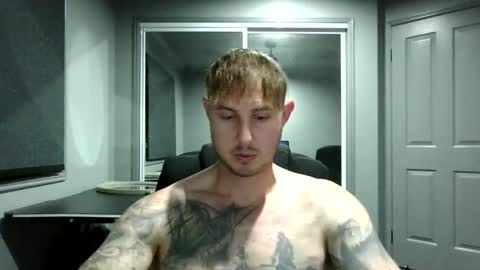 Snapshot of beelzebubxo chatting on 12-05-25, 10:13 beelzebubxo online show from 12-05-25, 10:13