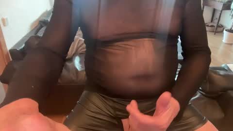 Snapshot of beewell chatting on 12-14-24, 04:09 beewell online show from 12-14-24, 04:09