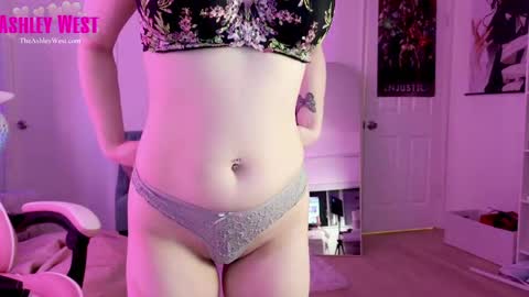 Snapshot of beg4itbaby chatting on 03-29-26, 04:34 Ashley West online show from 03-29-26, 04:34