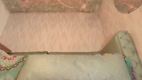 Snapshot of begoniia_ chatting on 02-28-25, 03:15 Begonia online show from 02-28-25, 03:15