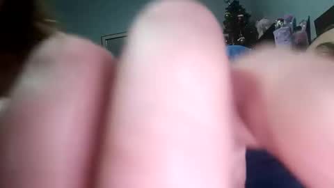 Snapshot of bela747741 chatting on 12-21-25, 11:23 kevin and Bella online show from 12-21-25, 11:23