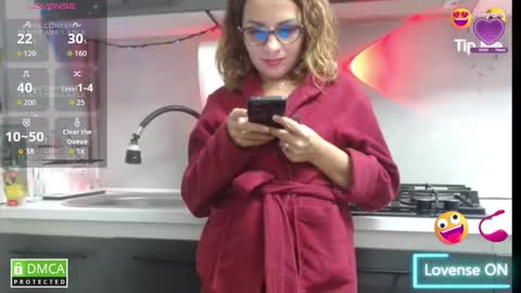 Snapshot of bela747741 chatting on 01-07-26, 08:33 kevin and Bella online show from 01-07-26, 08:33