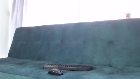 independent model online show from 01-17-25, 10:12