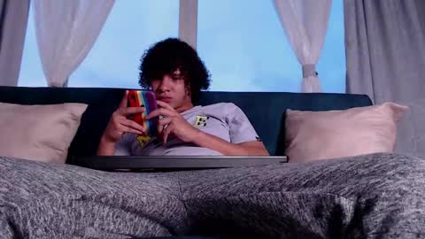 independent model online show from 02-12-25, 10:59