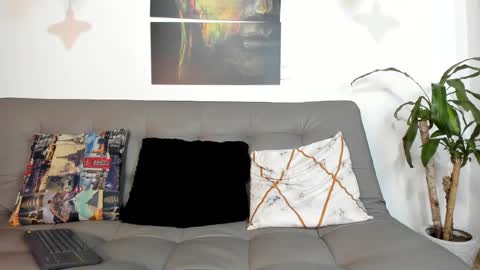 independent model online show from 02-28-25, 01:05