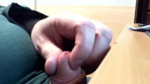 Snapshot of belgianfatcock chatting on 02-25-25, 06:31 belgianfatcock online show from 02-25-25, 06:31