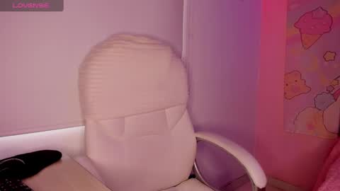 Bella online show from 01-27-25, 01:41