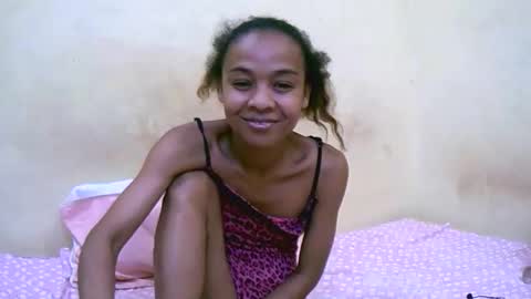 Snapshot of bella193999 chatting on 12-20-25, 06:48 bella193999 online show from 12-20-25, 06:48