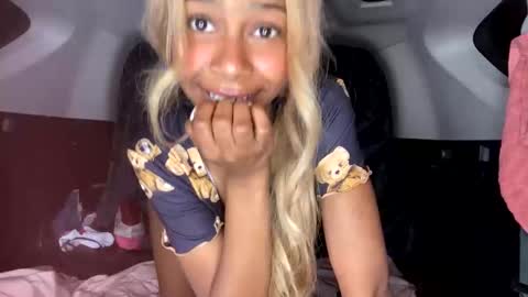 Snapshot of bella19sua chatting on 11-02-25, 02:36 bella19sua online show from 11-02-25, 02:36