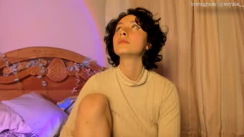 Snapshot of bella__w chatting on 04-21-26, 03:35 Zia online show from 04-21-26, 03:35