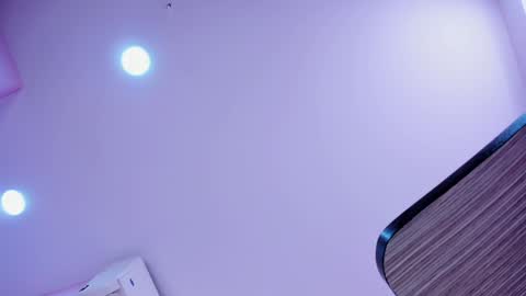 Snapshot of bella_adams_ chatting on 12-02-24, 11:29 isabella online show from 12-02-24, 11:29