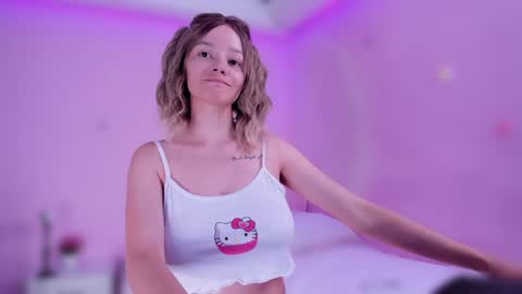 Snapshot of bella_adams_ chatting on 01-31-25, 10:31 isabella online show from 01-31-25, 10:31