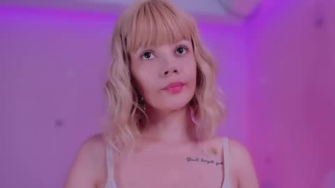 Snapshot of bella_adams_ chatting on 02-13-25, 07:52 isabella online show from 02-13-25, 07:52