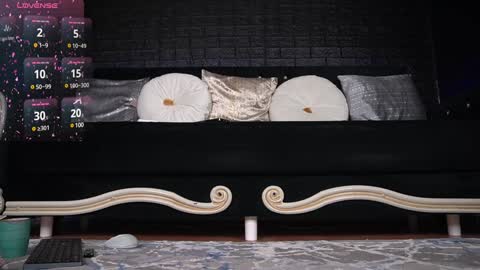 Snapshot of bella_blonda chatting on 01-28-25, 12:05 Emma Bella online show from 01-28-25, 12:05