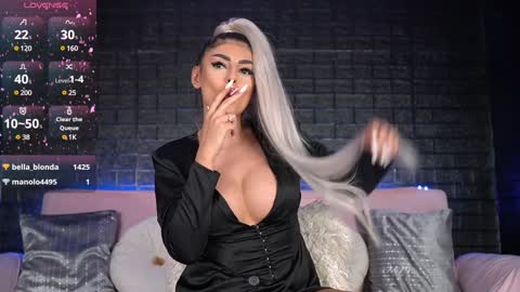 Snapshot of bella_blonda chatting on 01-30-25, 10:41 Emma Bella online show from 01-30-25, 10:41