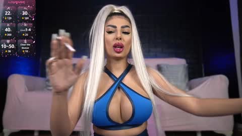 Snapshot of bella_blonda chatting on 02-05-25, 08:14 Emma Bella online show from 02-05-25, 08:14