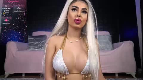 Snapshot of bella_blonda chatting on 02-09-25, 06:37 Emma Bella online show from 02-09-25, 06:37