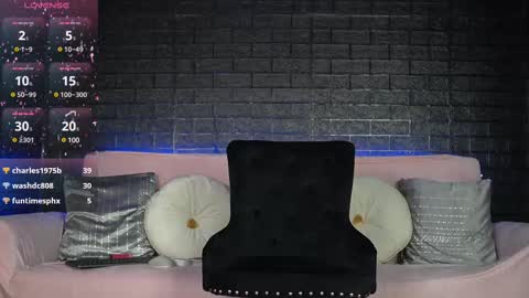 Snapshot of bella_blonda chatting on 02-12-25, 10:04 Emma Bella online show from 02-12-25, 10:04