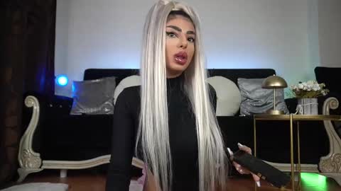 Snapshot of bella_blonda chatting on 02-16-25, 10:43 Emma Bella online show from 02-16-25, 10:43