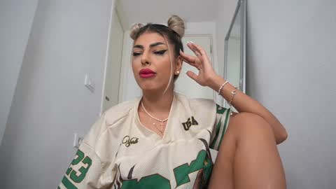 Snapshot of bella_blonda chatting on 09-14-25, 11:37 Emma Bella online show from 09-14-25, 11:37