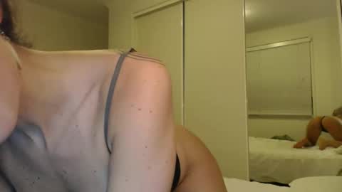 Snapshot of bella_bloom1 chatting on 10-03-25, 10:45 Bella online show from 10-03-25, 10:45