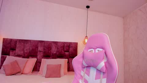 BELLA CLARCK online show from 11-14-25, 11:35