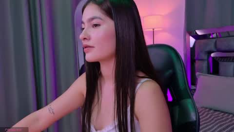 Bella  online show from 04-25-26, 03:31