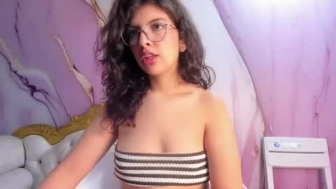 Snapshot of bella_cuttee chatting on 07-06-26, 11:07 B E L L A online show from 07-06-26, 11:07