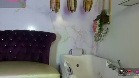 Snapshot of bella_cuttee chatting on 07-12-26, 11:34 B E L L A online show from 07-12-26, 11:34
