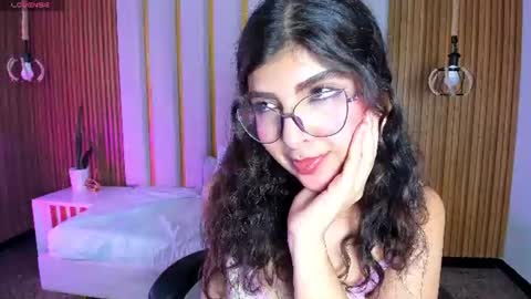 Snapshot of bella_cuttee chatting on 07-21-26, 06:38 B E L L A online show from 07-21-26, 06:38