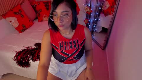 Snapshot of bella_desi chatting on 12-04-24, 11:52 Dessi online show from 12-04-24, 11:52