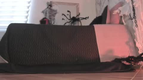 Snapshot of bella_desi chatting on 10-29-25, 01:35 Dessi online show from 10-29-25, 01:35