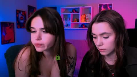 Snapshot of bella_dorn chatting on 05-11-26, 10:10 Bella online show from 05-11-26, 10:10