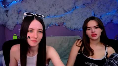 Snapshot of bella_dorn chatting on 05-22-26, 09:26 Bella online show from 05-22-26, 09:26