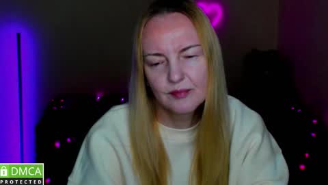 Snapshot of bella_hadatt chatting on 02-21-26, 12:28 Bella online show from 02-21-26, 12:28