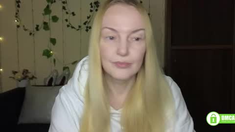 Snapshot of bella_hadatt chatting on 02-24-26, 06:22 Bella online show from 02-24-26, 06:22